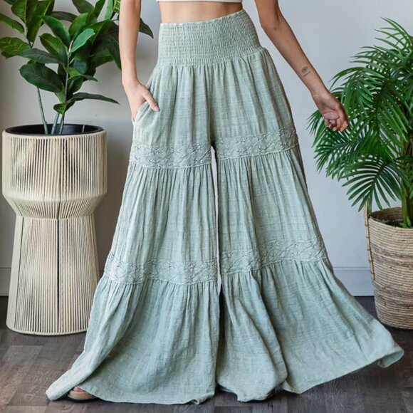 099 Oli & Hali Washed Smocked Waist Tiered Wide Leg Flare Pants NEW Size Small - Picture 2 of 6